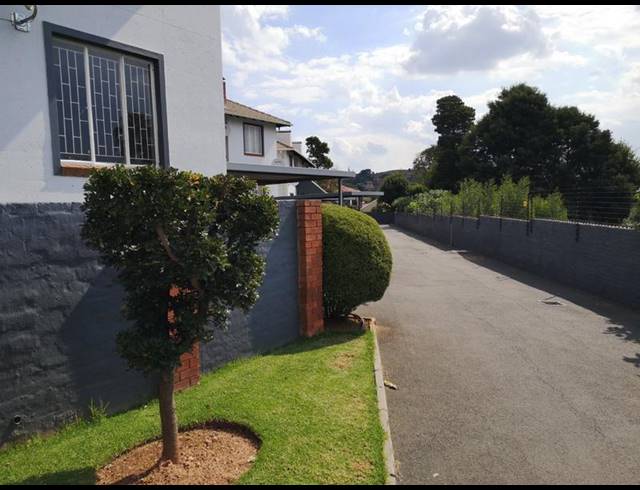 2 BEDROOM PROPERTY TO RENT IN FLORIDA GLEN